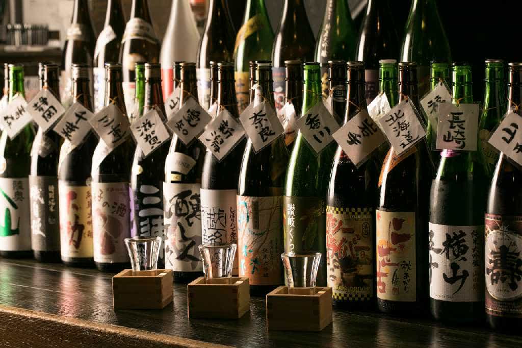 画像:季節ごとの地酒まで幅広い取り揃え